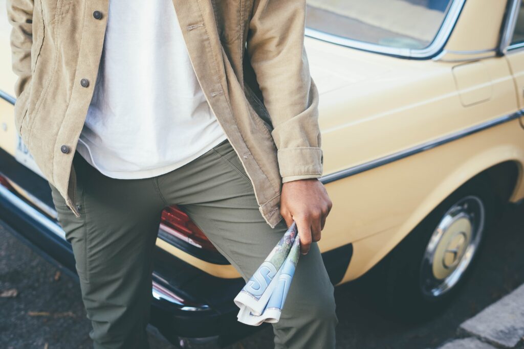 men's gray and black long sleeve shirt